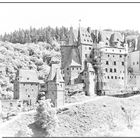 monochrome.moments(8): Burg Eltz, Eifel