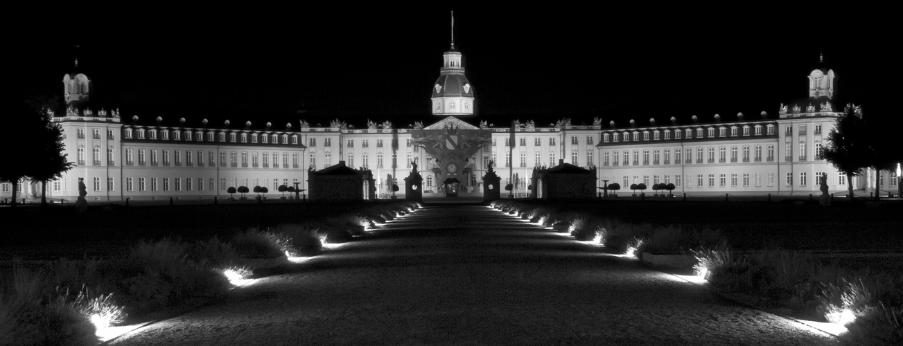 monochromes Schloss Karlsruhe