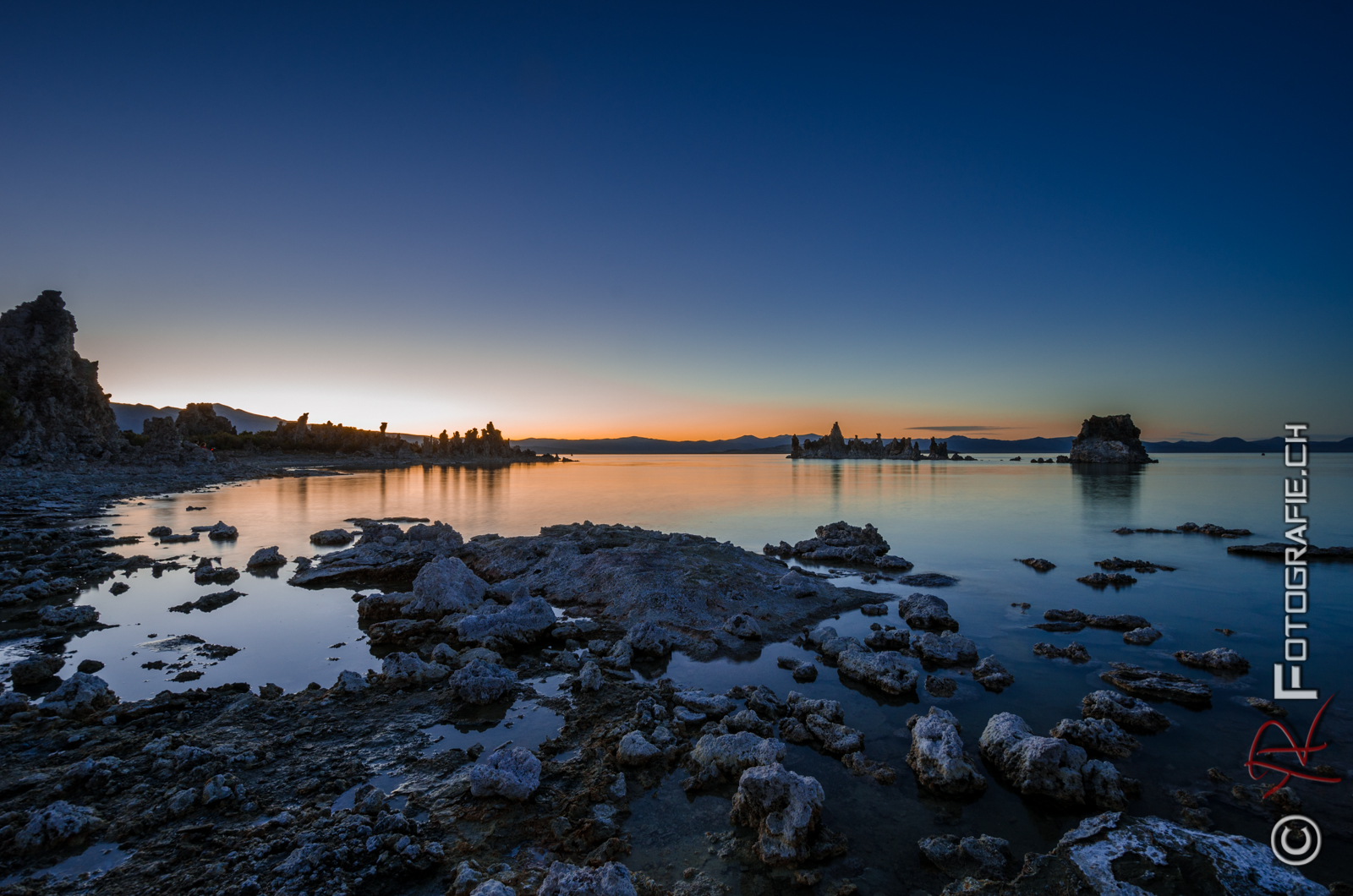 Monolake nach Sonnenuntergang