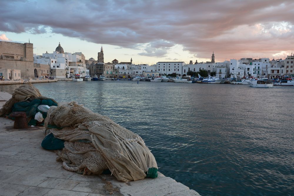 Monopoli - Abend am Hafen