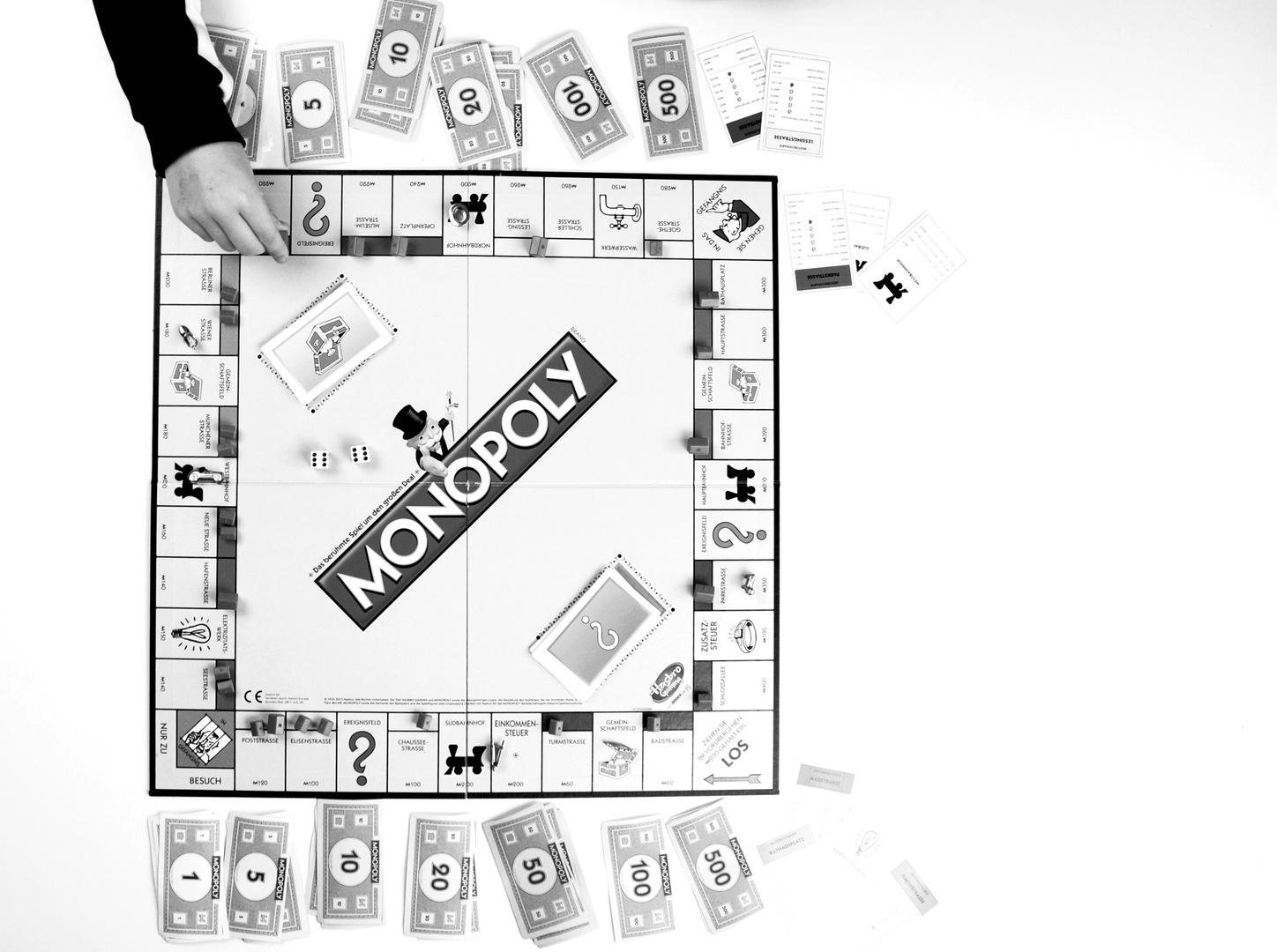 Monopoly..................... Foto & Bild | körperdetails, hände, fotos ...