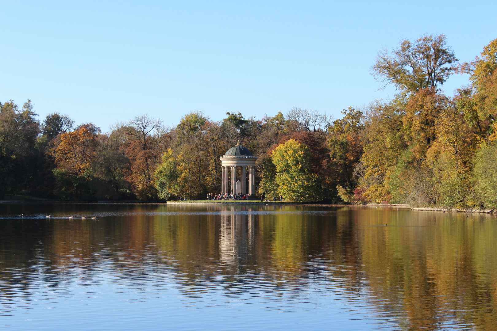 Monopteros am Badenburger See