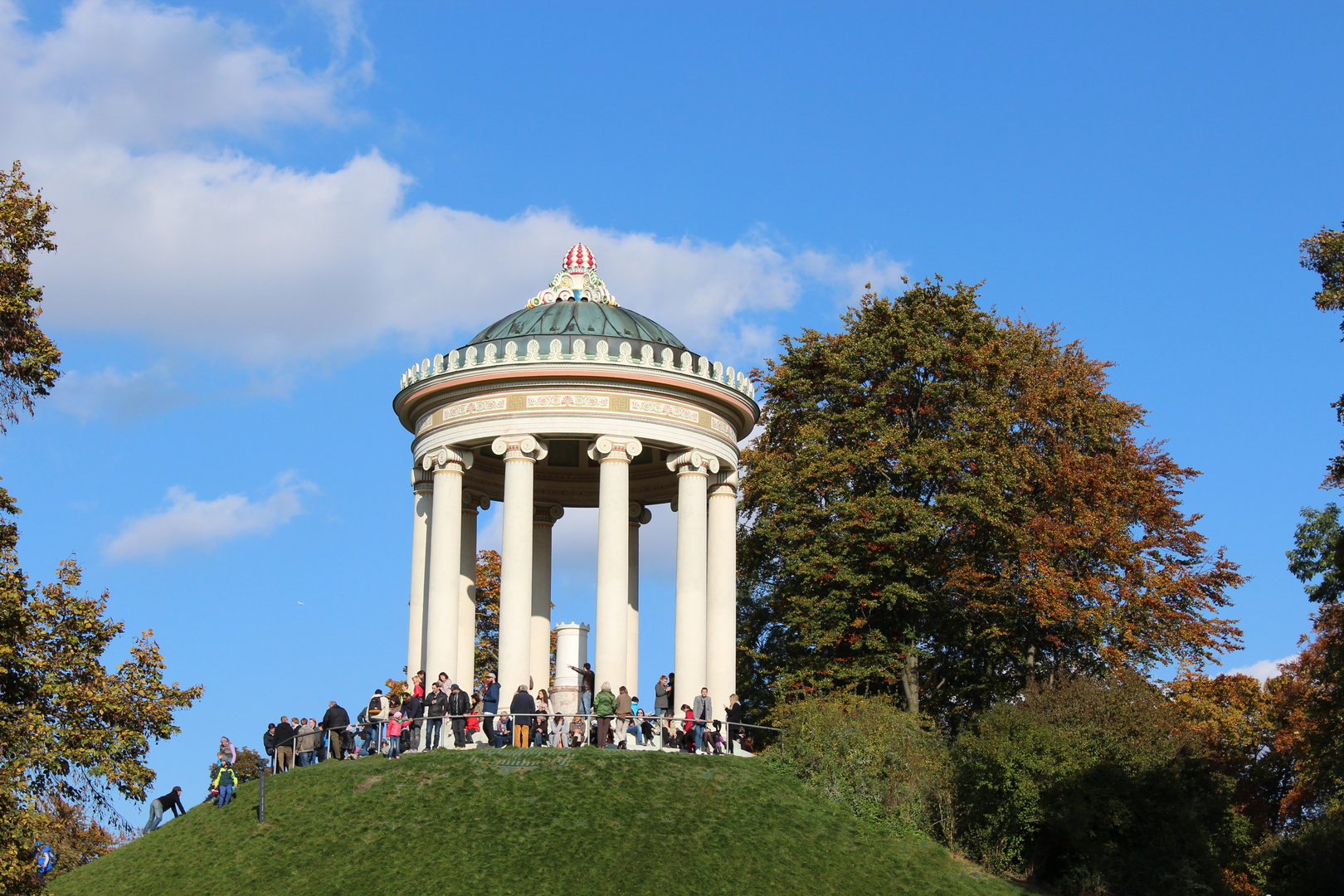 Englischer Garten Monopteros / File Englischer Garten