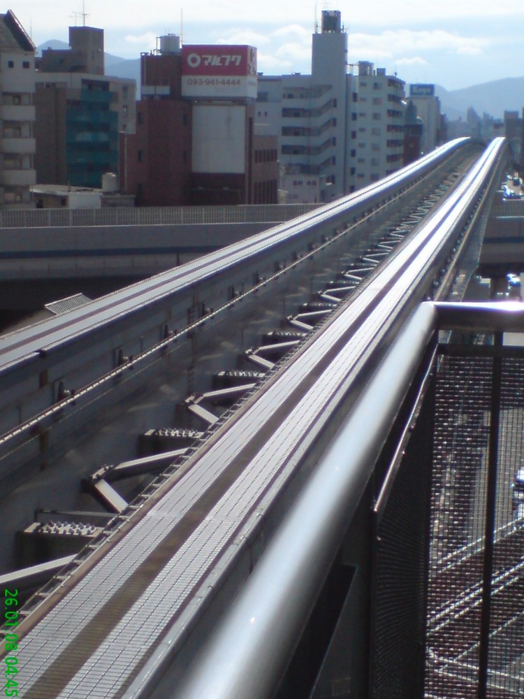 Monorail-Schienen Kokura Station, Fukuoka, Japan