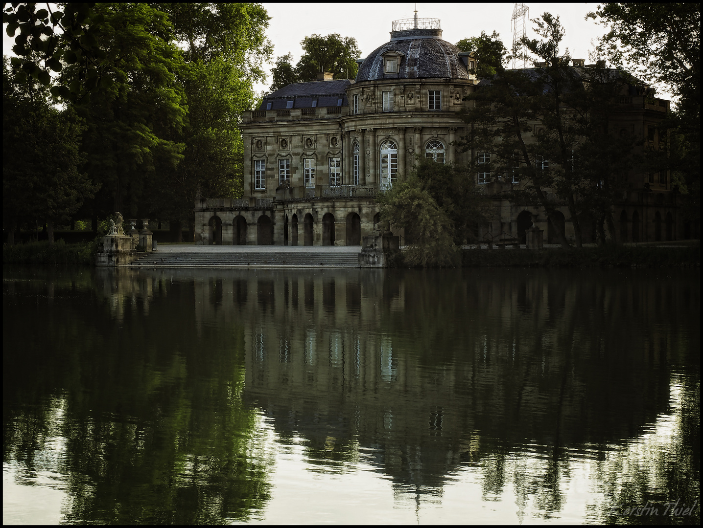 Monrepos in der Morgendämmerung