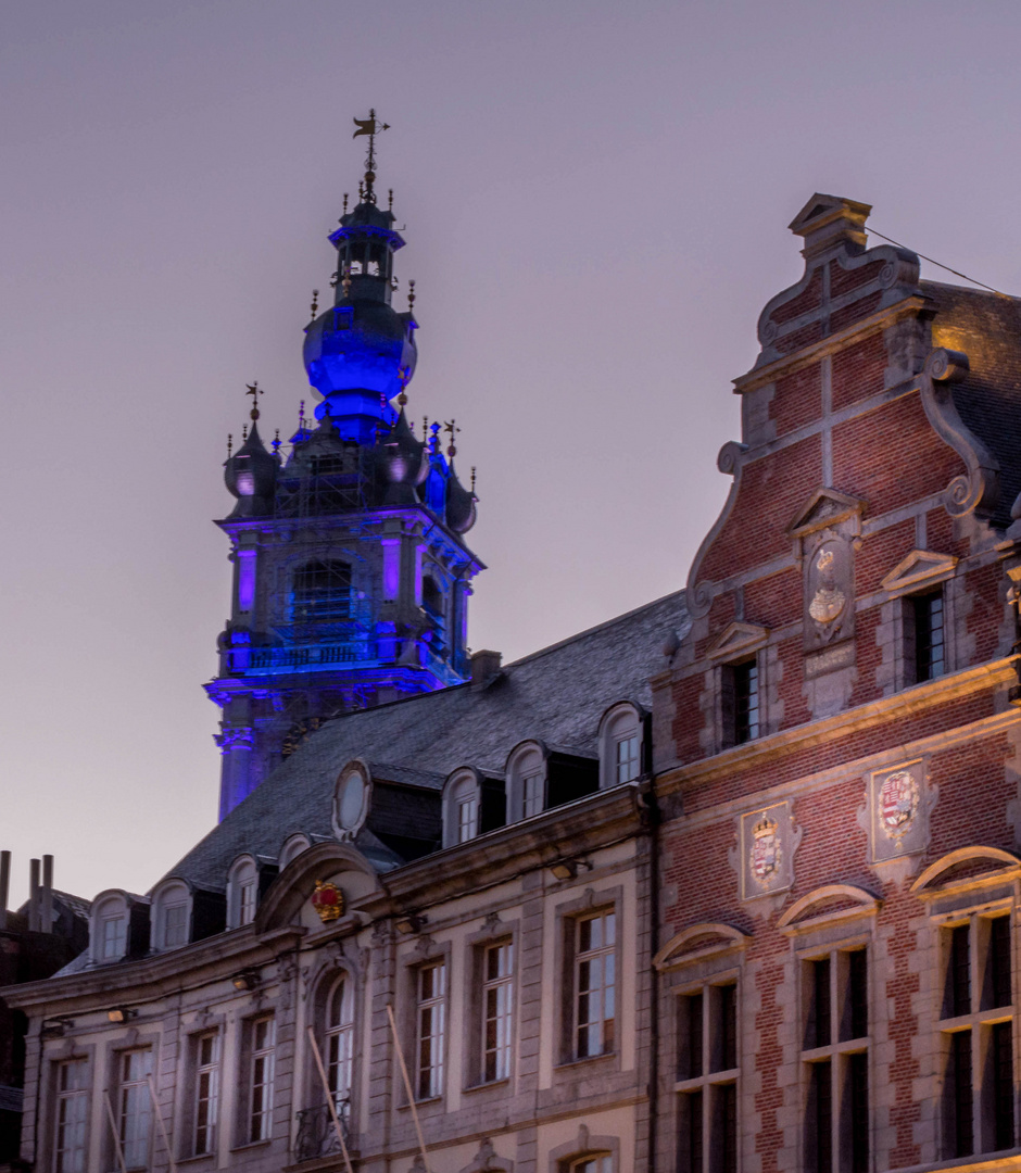 Mons façades de la grand place