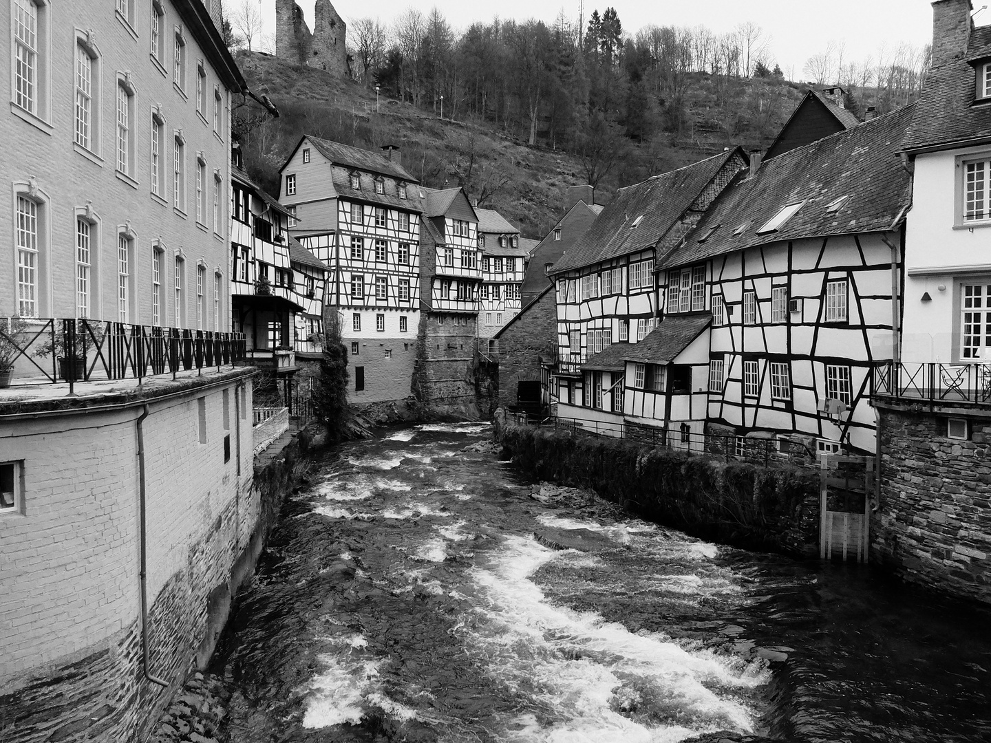 Monschau B/W