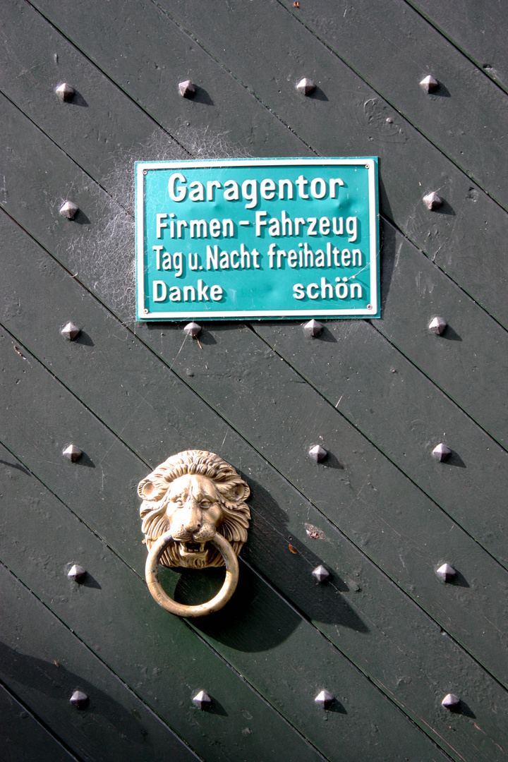 Monschau - Garagentor