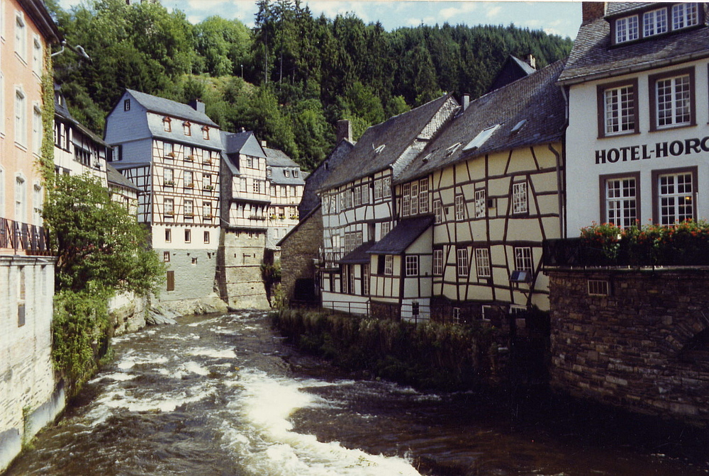 Monschau in der Eifel, im Sommer vor 33 Jahren.......