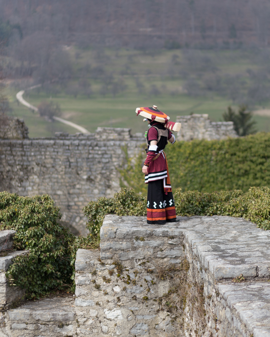 Monster Hunter - Yukumo Cosplay by Jan among the ruins of the Sulzburg II