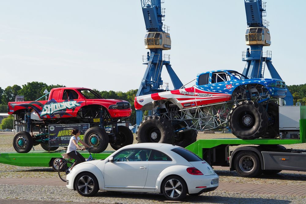 Monster Trucks im Stadthafen Rostock