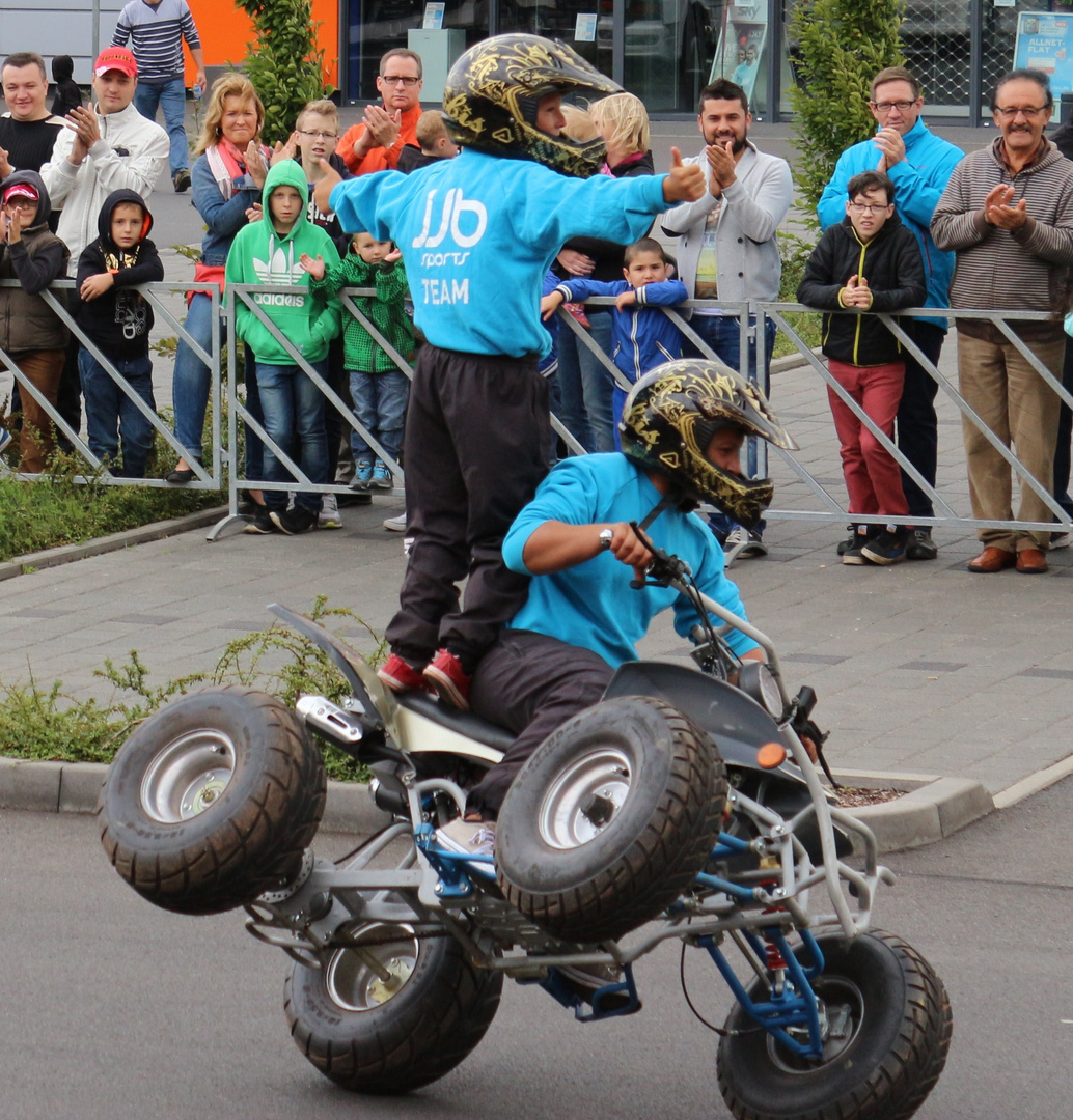 Monstertruck und Stuntshow