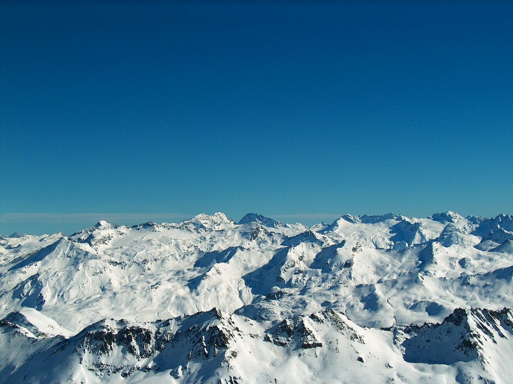 Mont Blanc im Hintergrund, mittig