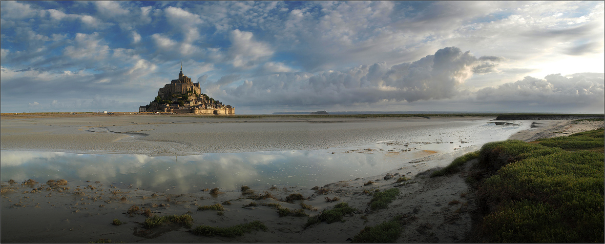 ** Mont-Saint-Michel **