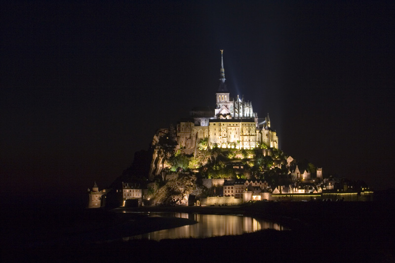 Mont Saint Michel bei Nacht