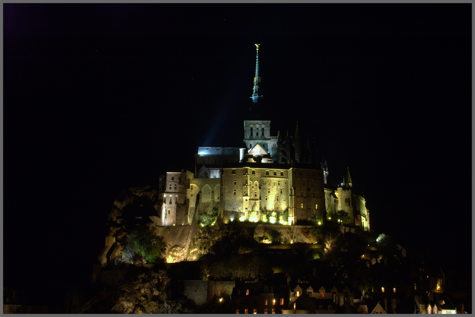 Mont-Saint-Michel by night ( F )