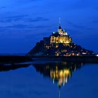 Mont-Saint Michel zur blauen Stunde