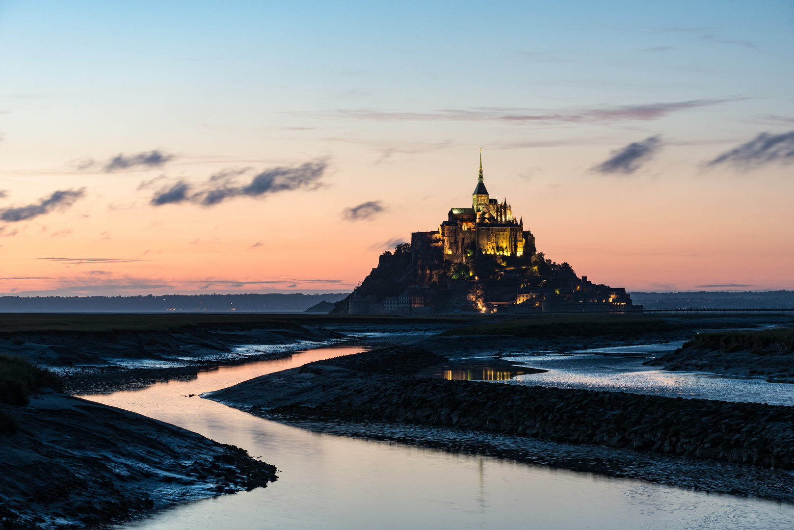 Mont St. Michel bei Nacht