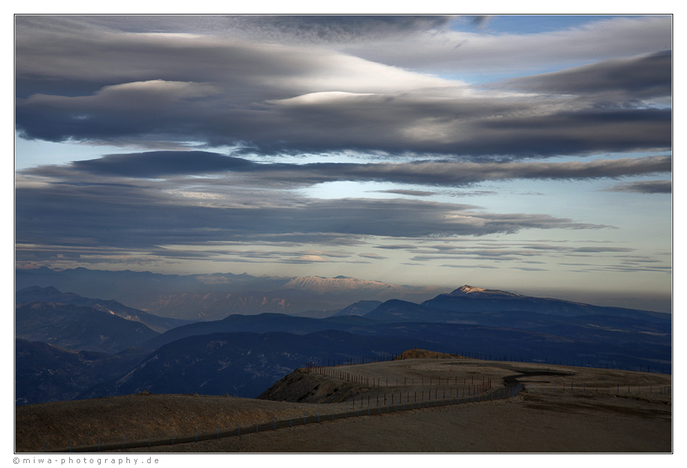 *.. Mont Ventoux nach Westen ..*