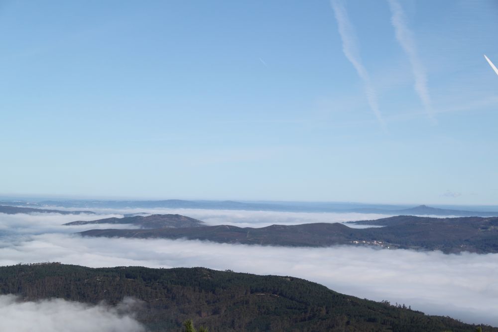 Montañas entre nuves de Martín94 