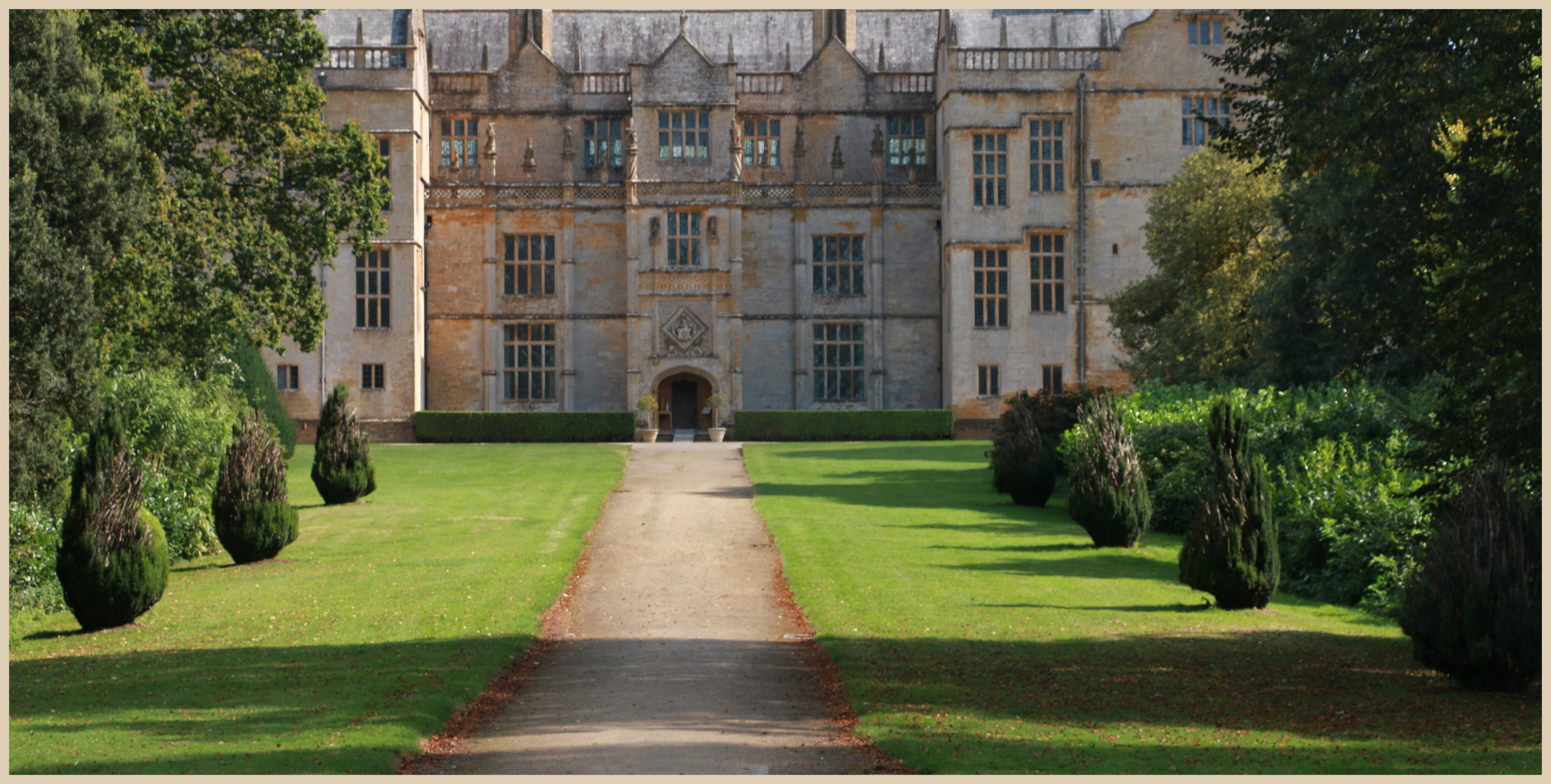 Montacute House 30