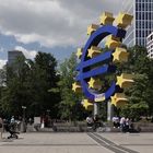 Montag - Blue Monday - Euro-Skulptur - Protest