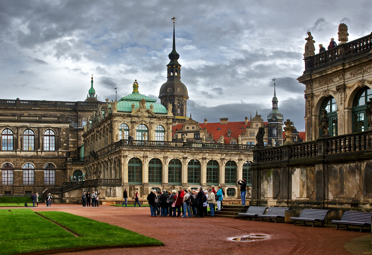 Montagmittag im Zwinger,