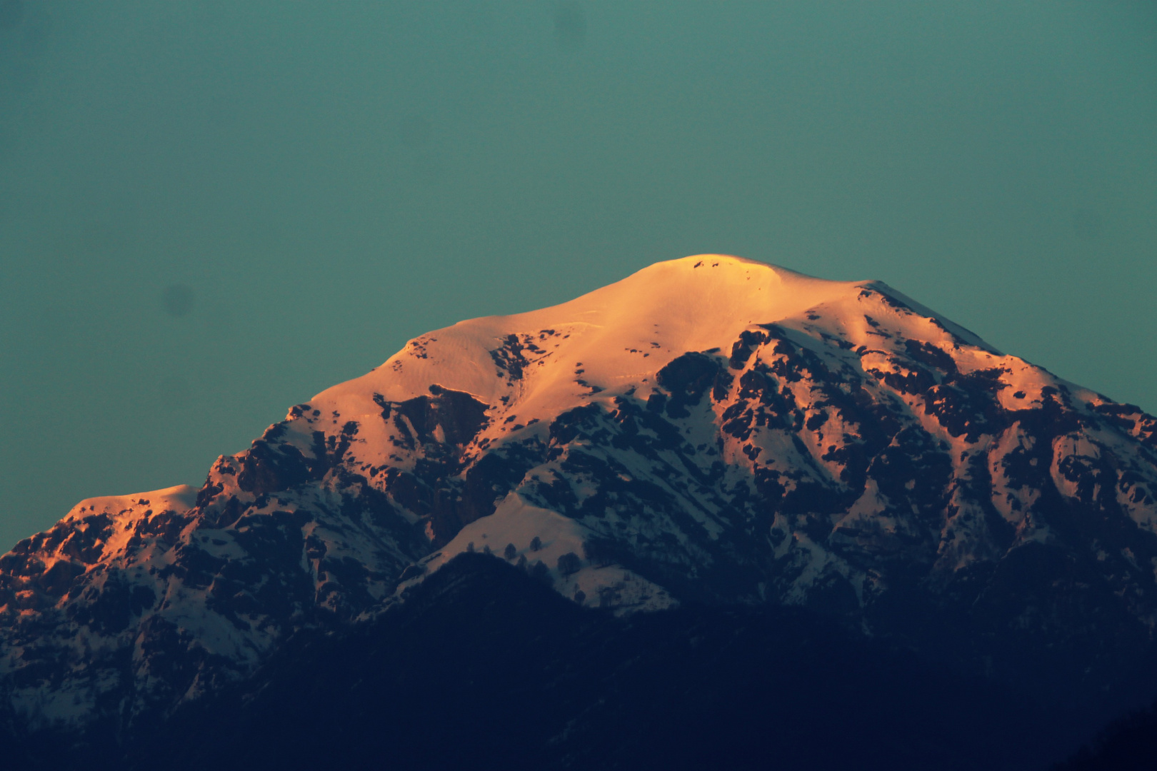 montagna innevata