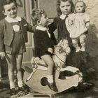 Montagna Pistoiese - Bardalone - Mariangela, la sua bambola e i suoi amici - metà anni 30