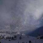 MONTAGNE DANS LES NUAGES