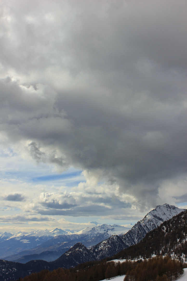 montagne e nuvole