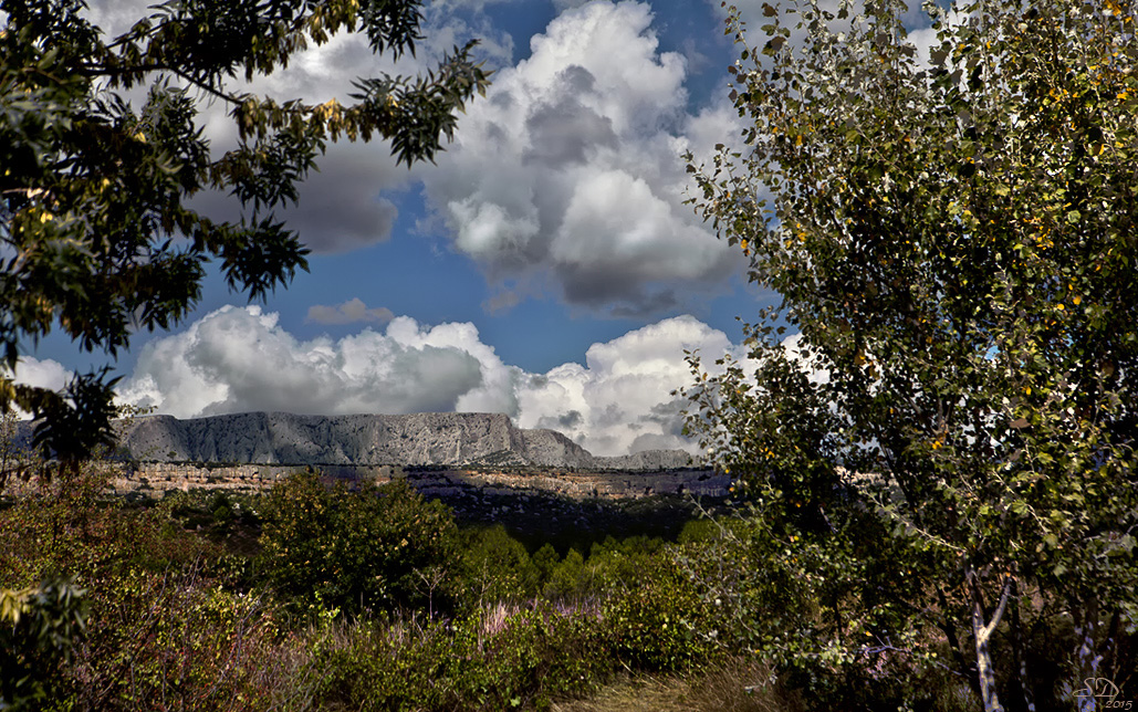 Montagne Sainte Victoire en octobre.