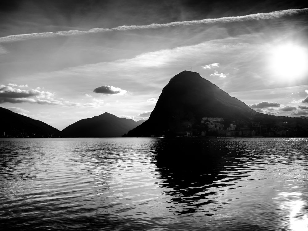 Montagne sul lago di Lugano