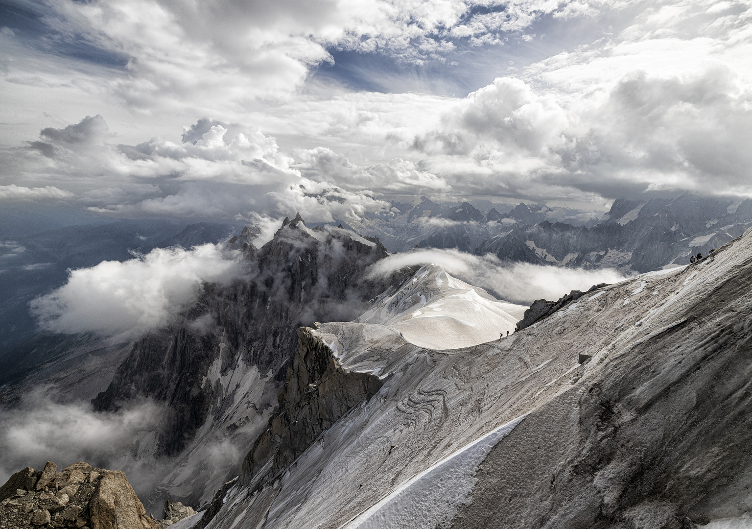 Montblanc-Massiv - Wolken und Nebel im ständigen Wechsel