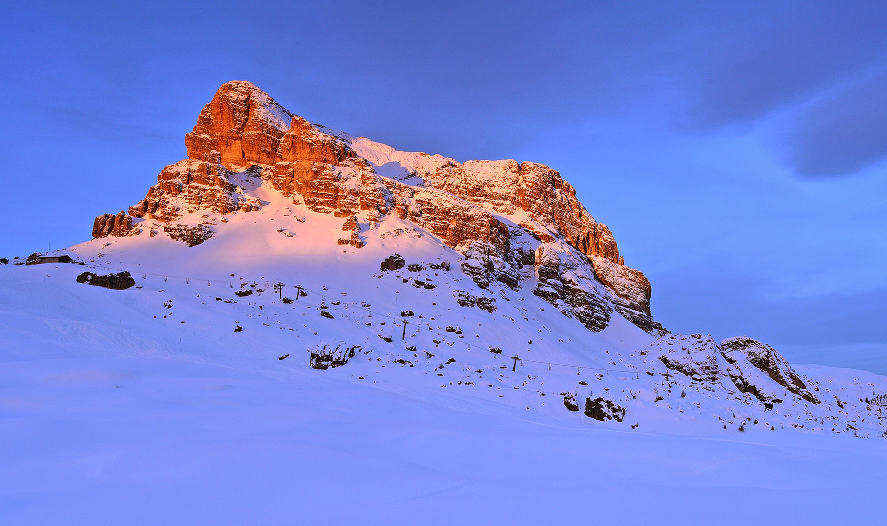 Monte Averau im Lichte der ersten Morgensonne......