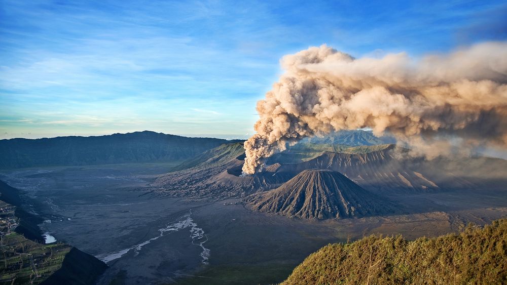 Monte Bromo in Action 1