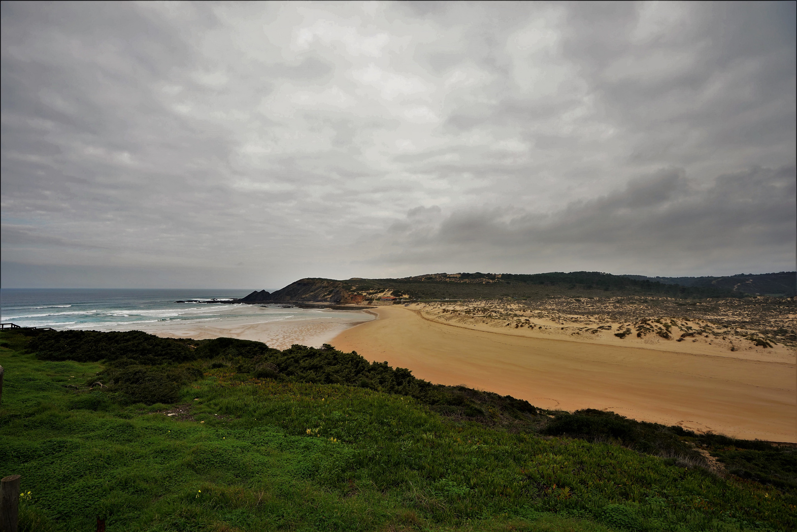 Monte Clérigo beach  4