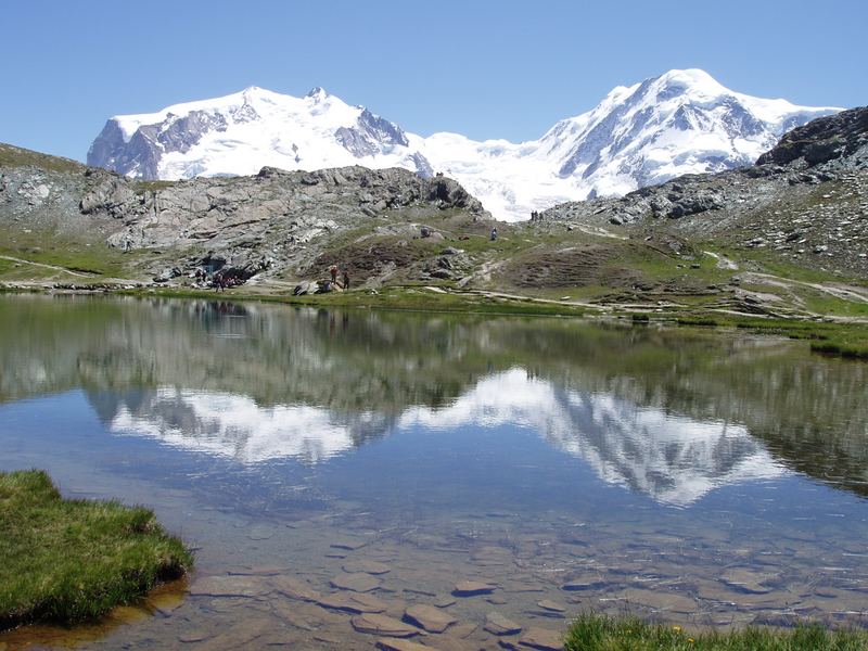 Monte-Rosa 4634m und Lyskamm 4527m im Riffelsee