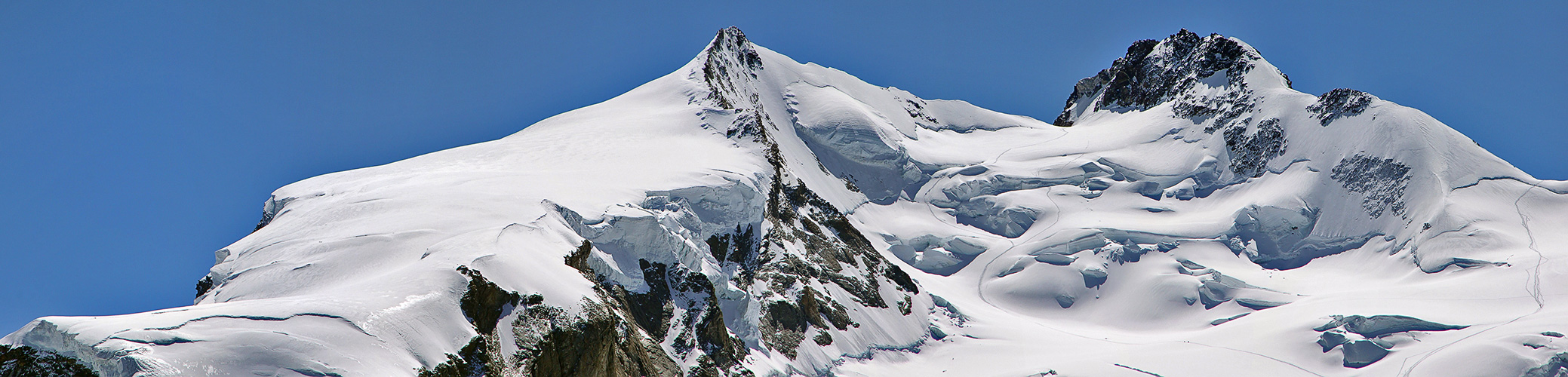 Monte Rosa Gipfel  mit der 4634m hohen Dufourspitze rechts als 270 mm Telepanorama