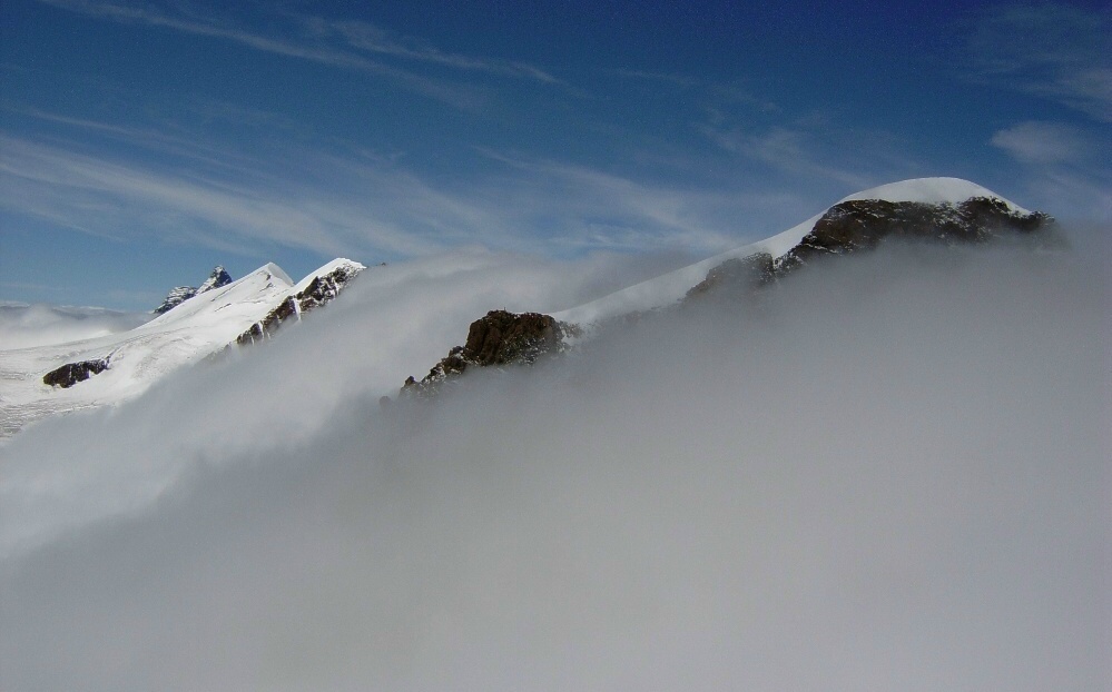 Monte Rosa in Wolken