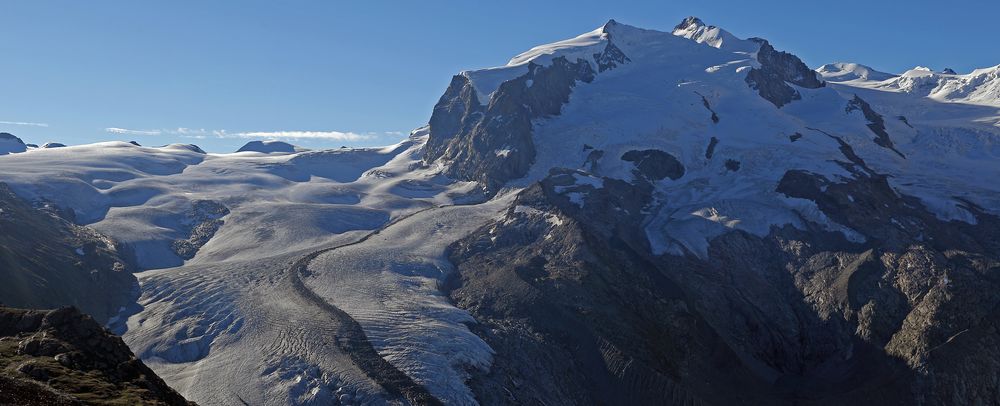 Monte Rosa mit den  4634m  der Dufourspitze dritthöchster Alpengipfel...