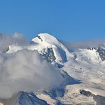 Monte Rosa und Allalingruppe als linker Teil des Panos