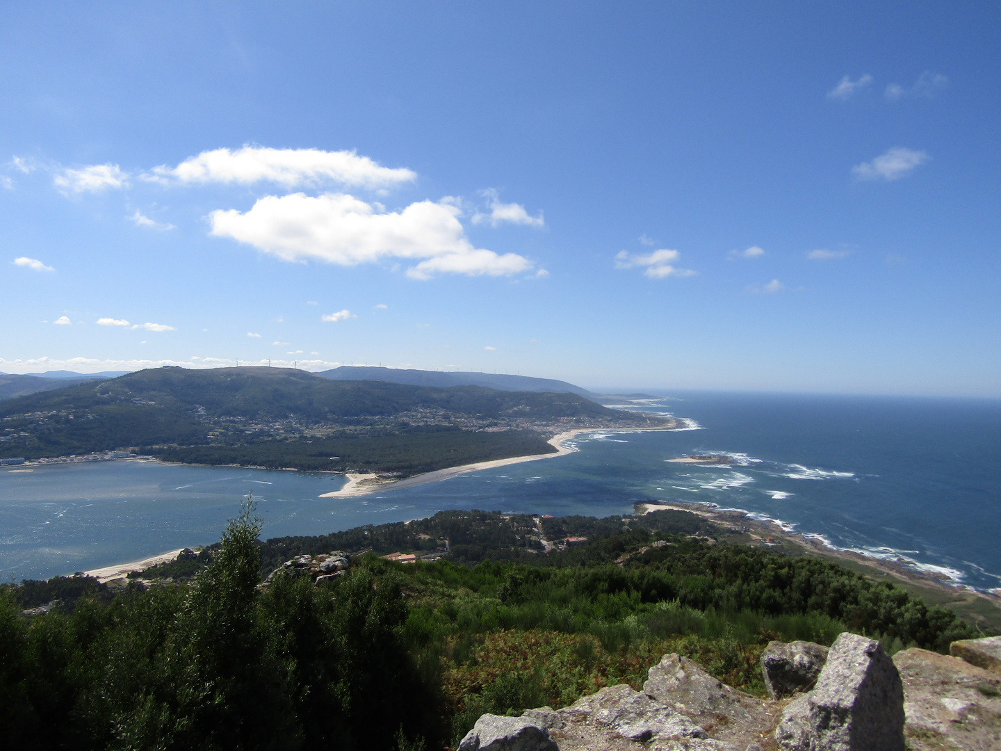 Monte Santa Tecla  .Desembocadura del Río Miño 