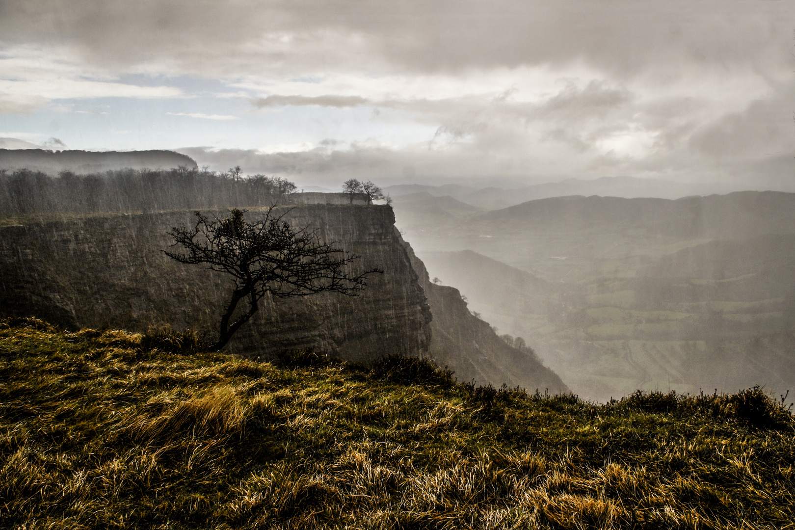 Monte Santiago: ( Nos pilló la tormenta )