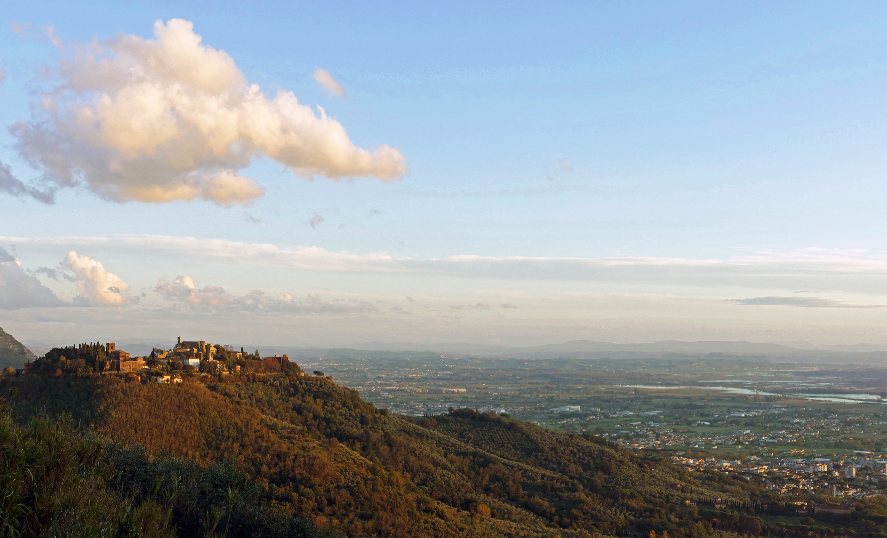 montecatini alto  au soleil couchant ....