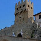 Montefalco (PG) - Torre con l'orologio