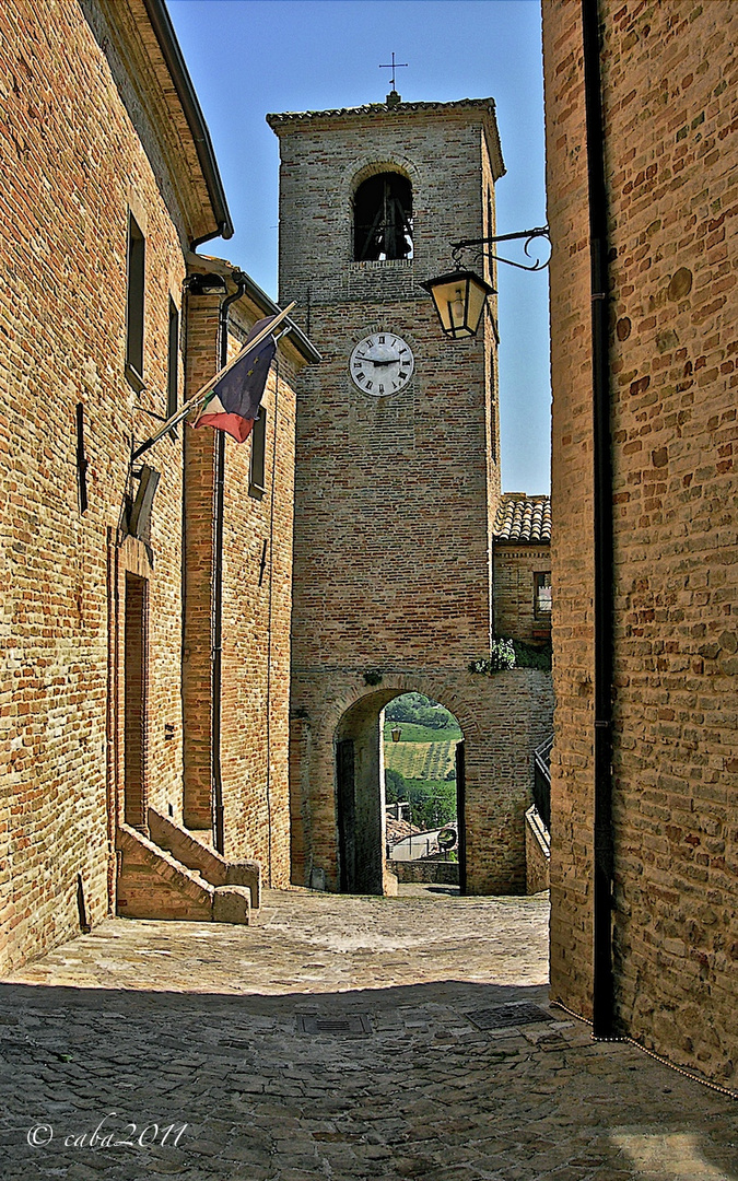 Montegridolfo - La Torre dell'orologio