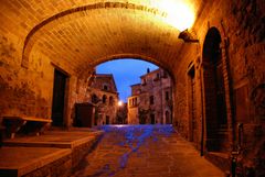 Montemerano - Piazza del Castello