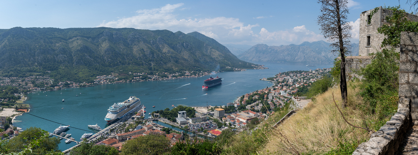 Montenegro, Kotor, erstellt aus 11 Hochformat Fotos