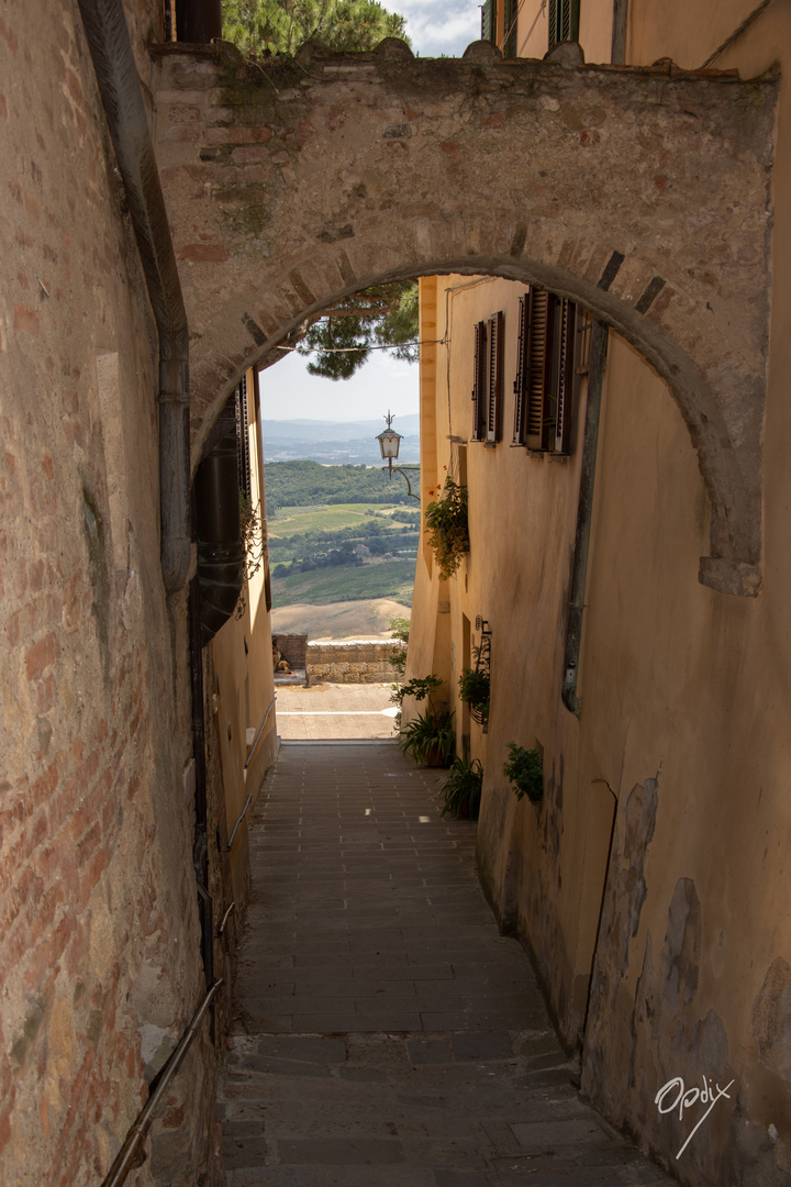 Montepulciano Gasse 2